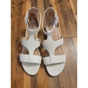 CLARKS - WOMENS ABIGAIL LILY SHOES - SIZE 7.5 -New Without Box -White